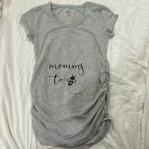 2/$15 Thyme maternity t-shirt “mommy to bee”